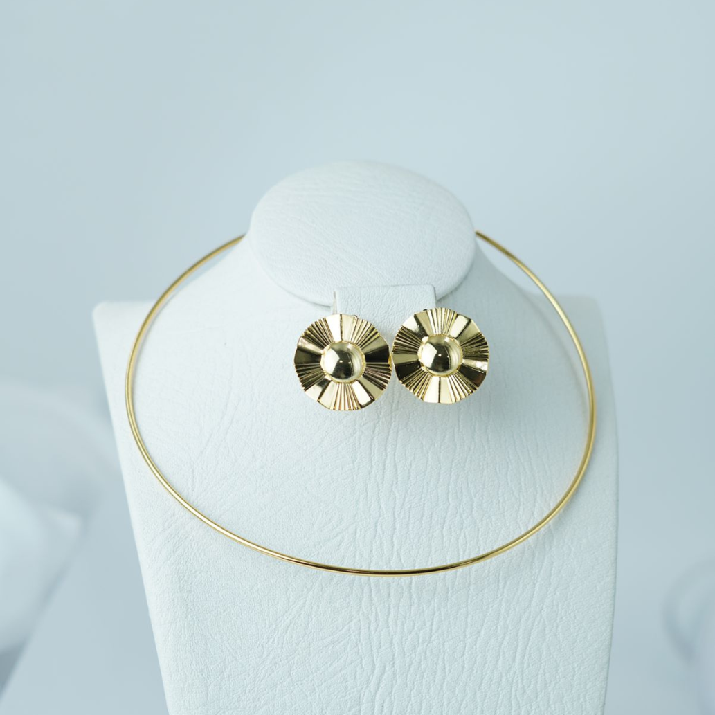 Collar Arocuello + Aretes Dorados